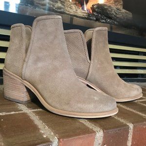 NWT Hinge Leather Suede Perforated Cutout Boots